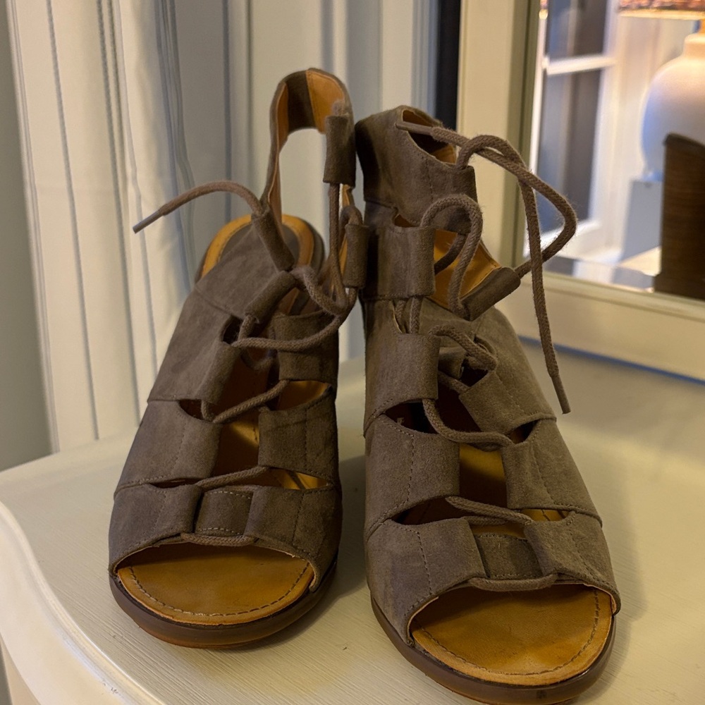 Melrose and Market Brown Lace-Up 4” Wedge Sandals